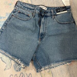 Abercrombie & Fitch Classic Blue Jean Shorts - dad short curve